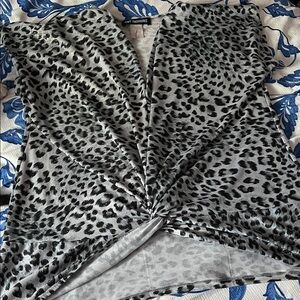 Snow Leopard Gathered Top Size XL